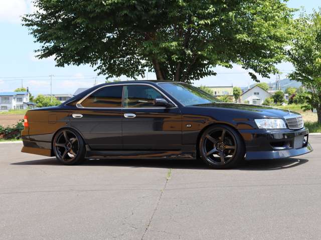 1997 Nissan Laurel – thumbnail 3