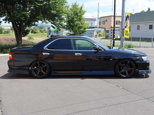 1997 Nissan Laurel – thumbnail 4
