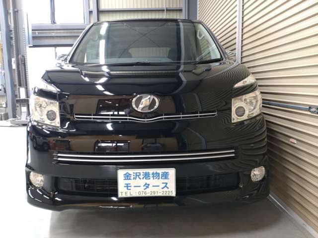 2009 Toyota Voxy – thumbnail 2
