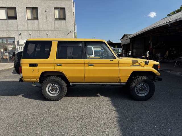 1999 Toyota Land Cruiser 70 – thumbnail 3