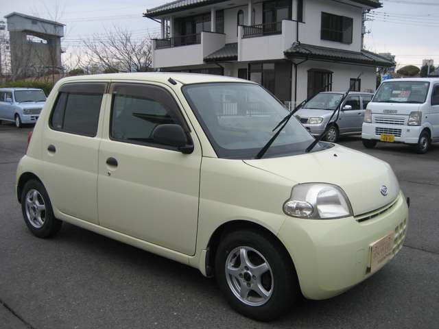 2010 Daihatsu Esse – thumbnail 3