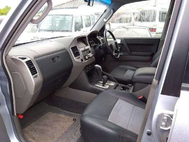 2005 Mitsubishi Pajero – thumbnail 3