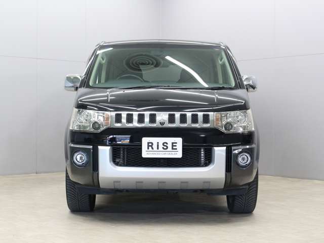 2009 Mitsubishi Delica D:5 – thumbnail 3