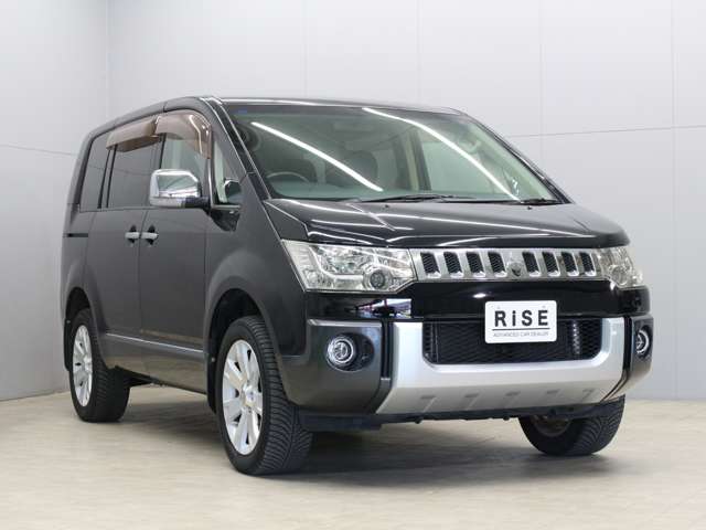 2009 Mitsubishi Delica D:5 – thumbnail 4