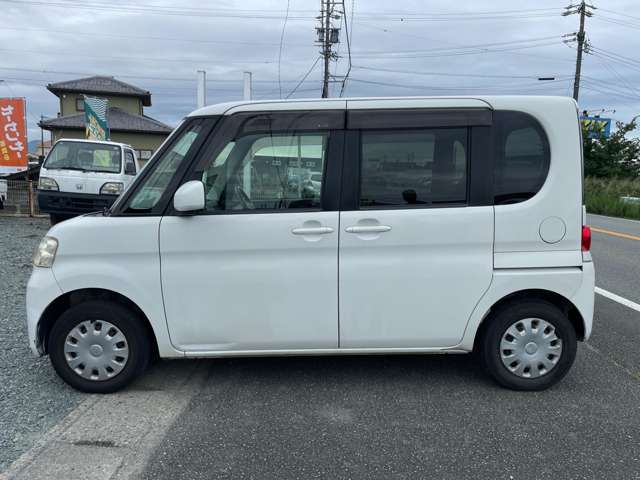 2010 Daihatsu Tanto – thumbnail 4