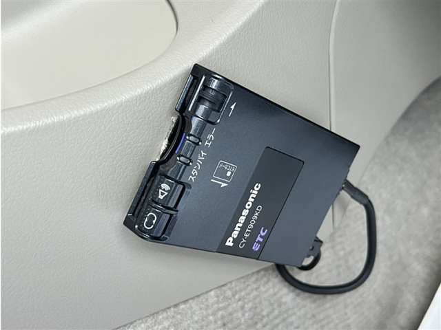 2009 Toyota Corolla Axio – thumbnail 2