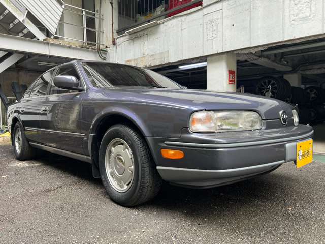 1992 Nissan Infiniti Q45 – thumbnail 3