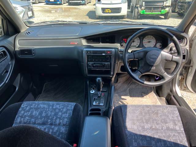 1998 Nissan Bluebird – thumbnail 2