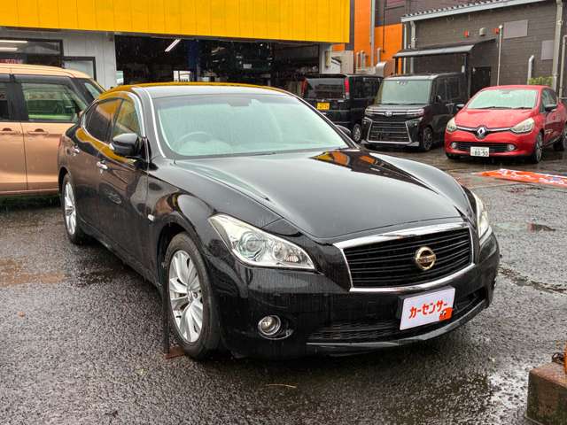 2010 Nissan Fuga Hybrid – thumbnail 2