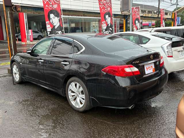 2010 Nissan Fuga Hybrid – thumbnail 3