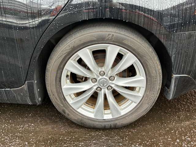 2010 Nissan Fuga Hybrid – thumbnail 4