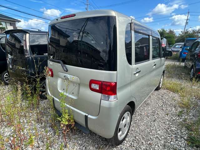 2010 Daihatsu Tanto – thumbnail 4
