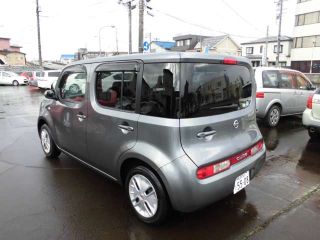 2010 Nissan Cube – thumbnail 3