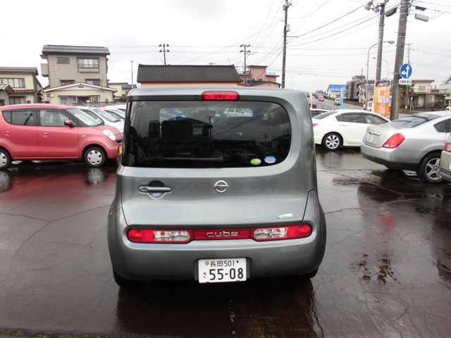 2010 Nissan Cube – thumbnail 4