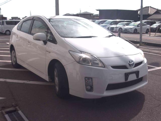 2010 Toyota Prius – thumbnail 3