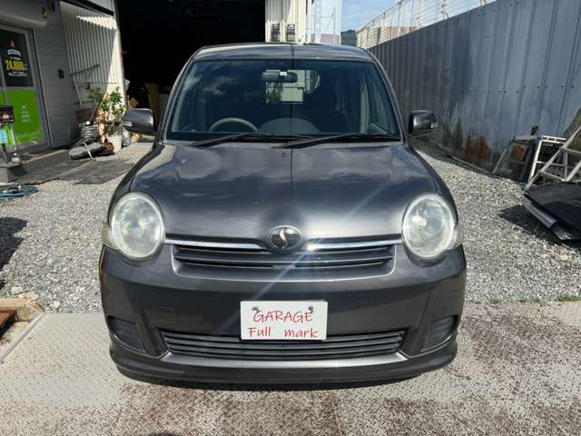 2010 Toyota Sienta – thumbnail 2