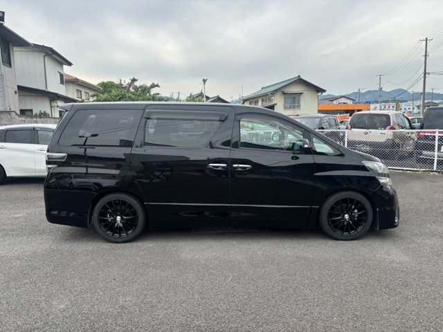 2009 Toyota Vellfire – thumbnail 4