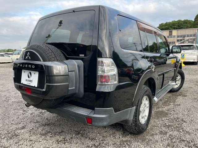 2007 Mitsubishi Pajero – thumbnail 2