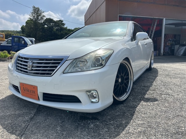 2011 Toyota Crown Royal