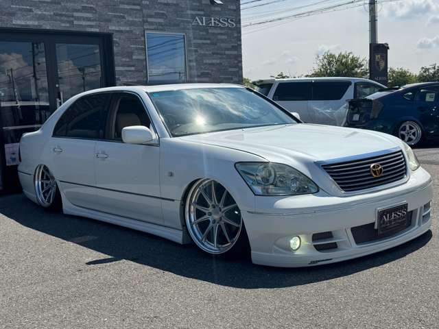 2003 Toyota Celsior – thumbnail 3
