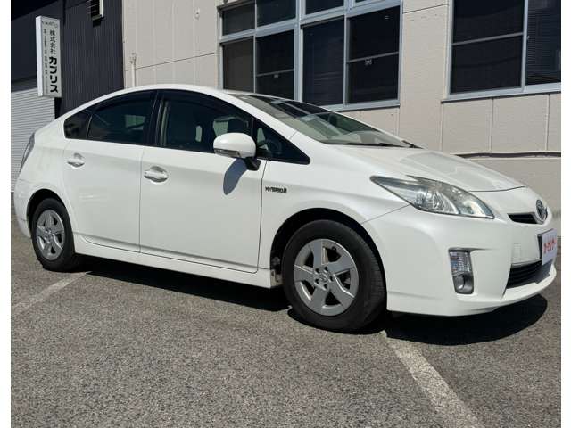 2011 Toyota Prius – thumbnail 3