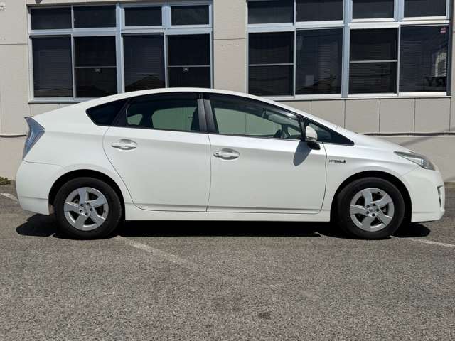 2011 Toyota Prius – thumbnail 4