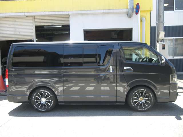 2006 Toyota Hiace – thumbnail 4
