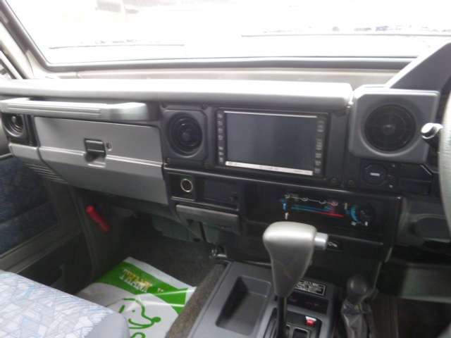 2003 Toyota Land Cruiser 70 – thumbnail 4