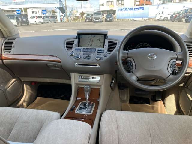 2001 Nissan Cima – thumbnail 4