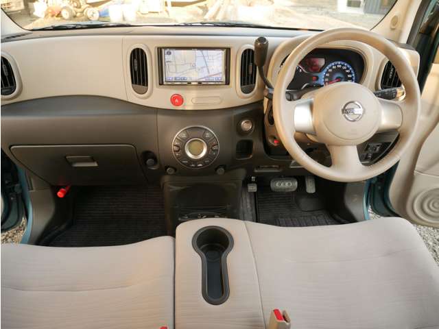 2009 Nissan Cube – thumbnail 2