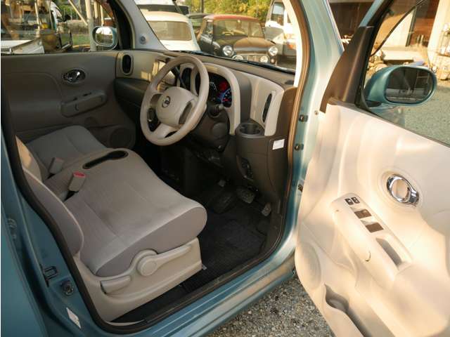 2009 Nissan Cube – thumbnail 3