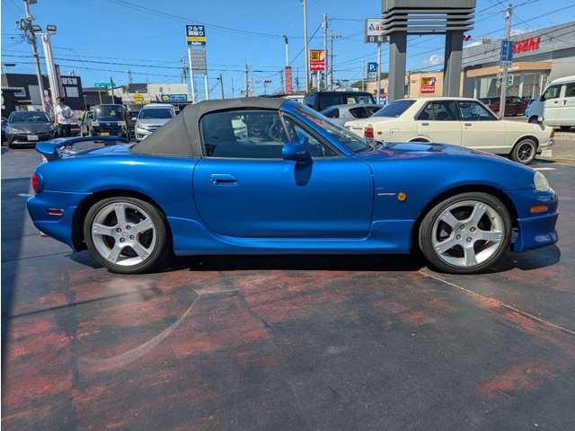 2001 Mazda Roadster – thumbnail 4