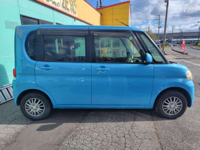 2010 Daihatsu Tanto – thumbnail 4