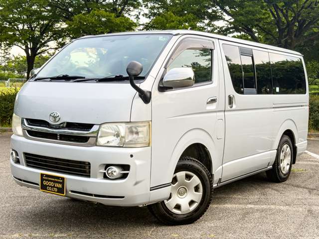 2009 Toyota Hiace – thumbnail 2