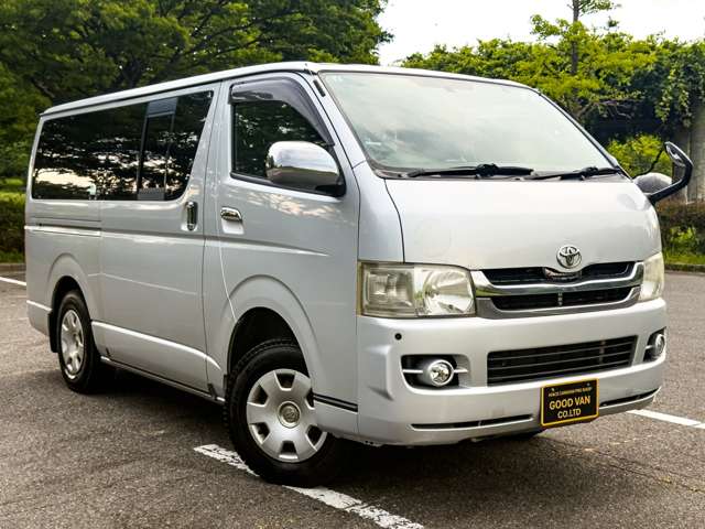 2009 Toyota Hiace – thumbnail 4