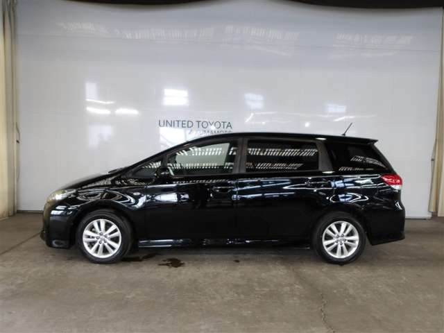 2009 Toyota Wish – thumbnail 2