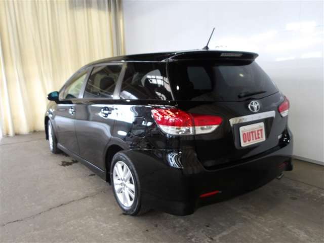 2009 Toyota Wish – thumbnail 3