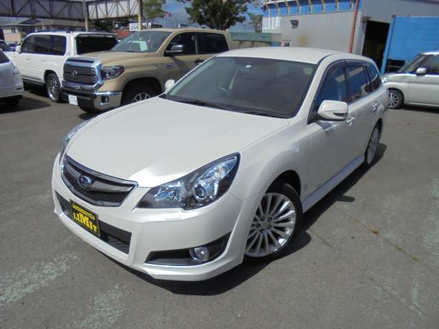 2010 Subaru Legacy Touring Wagon – thumbnail 2