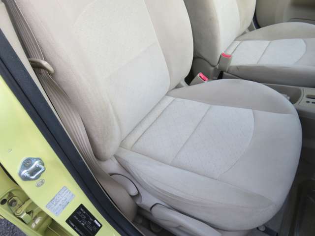 2004 Mazda Demio – thumbnail 3