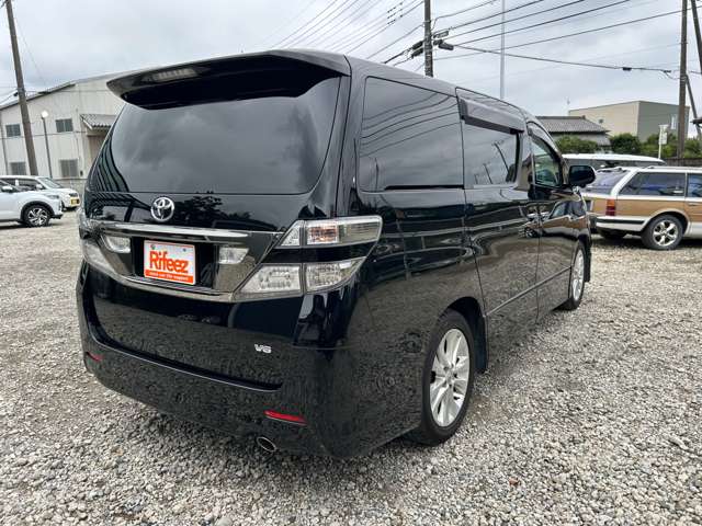 2010 Toyota Vellfire – thumbnail 2