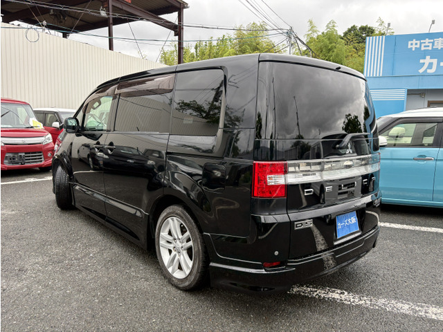 2007 Mitsubishi Delica D:5 – thumbnail 4