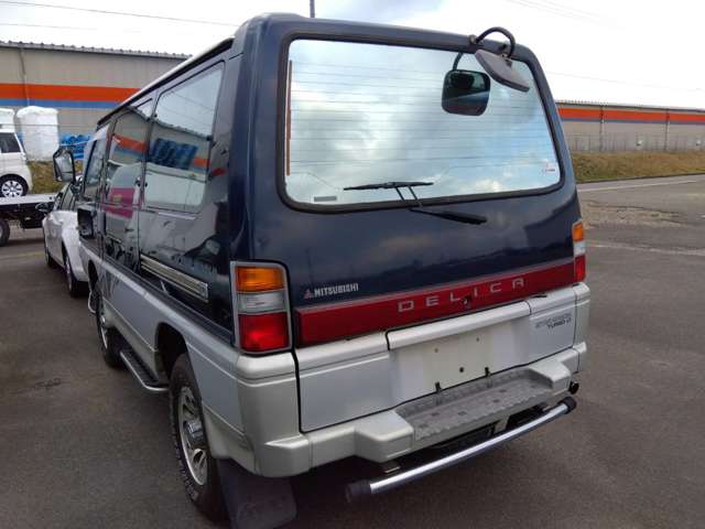 1997 Mitsubishi Delica Star Wagon – thumbnail 2