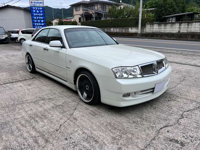 2004 Nissan Gloria – thumbnail 4