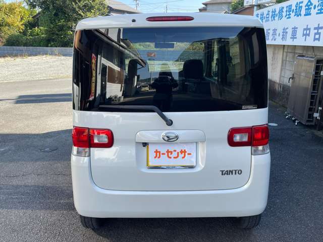 2010 Daihatsu Tanto – thumbnail 4