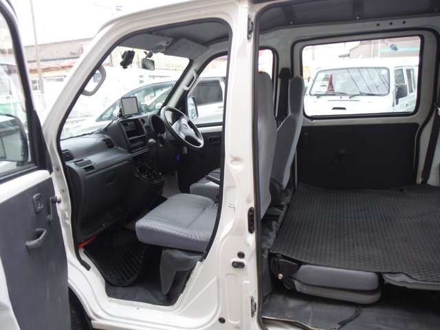 2010 Daihatsu Hijet Cargo – thumbnail 4
