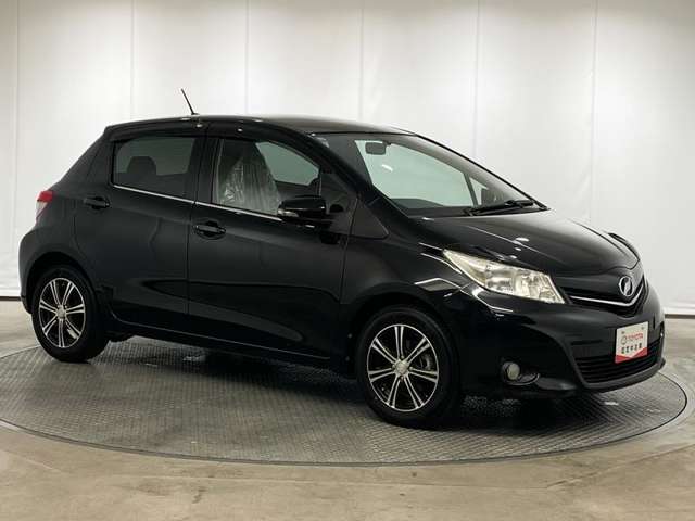 2011 Toyota Vitz – thumbnail 3
