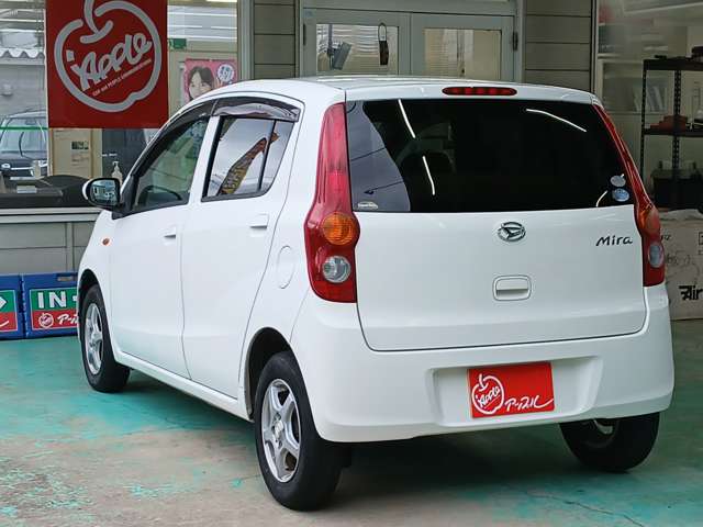 2010 Daihatsu Mira – thumbnail 4