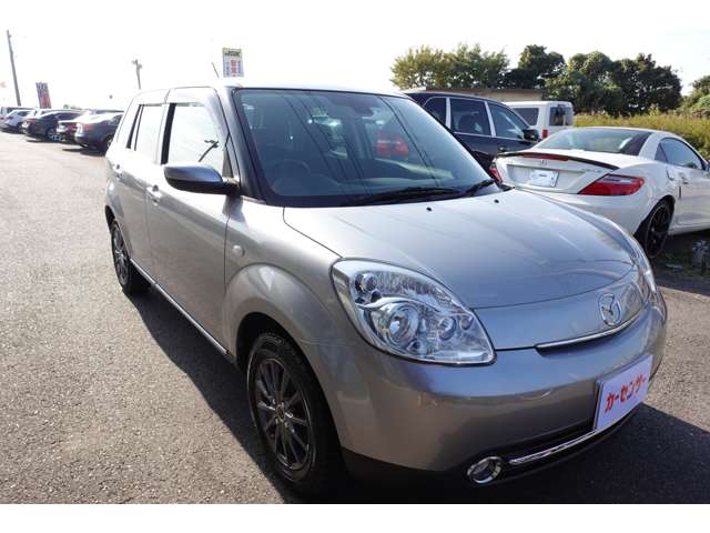 2009 Mazda Verisa – thumbnail 3