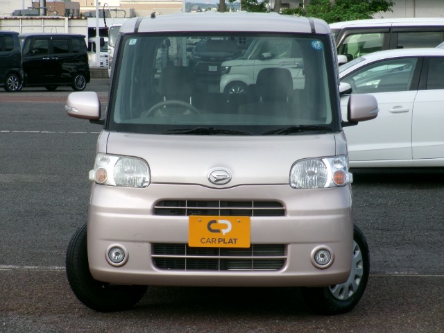 2010 Daihatsu Tanto – thumbnail 2