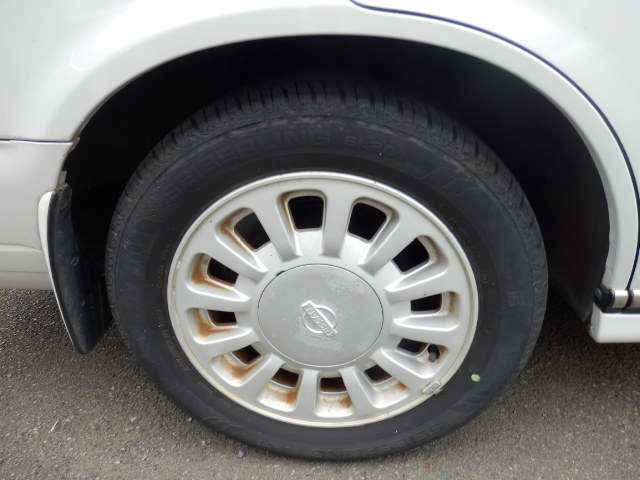 1995 Nissan Gloria – thumbnail 3